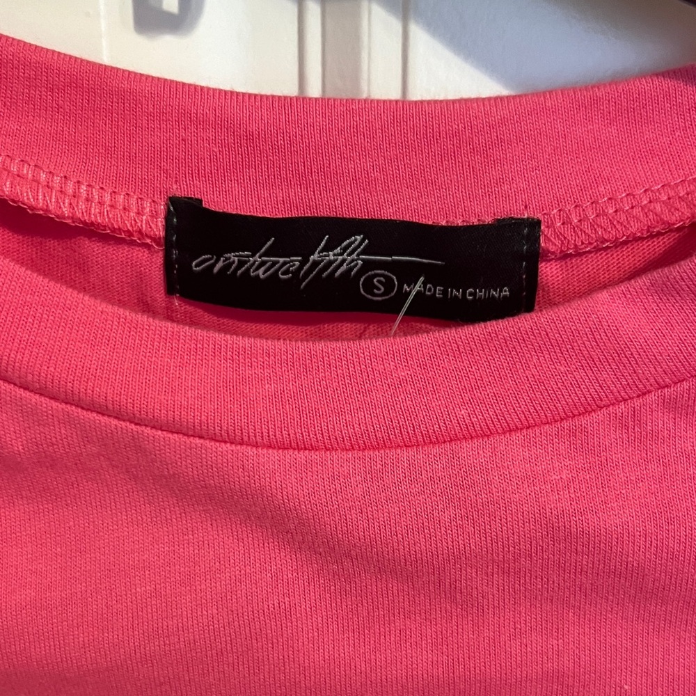 NWT! Concert | Festival Pink Short Sleeve Tee with Sequin Fringe! size SMALL - Picture 3 of 9